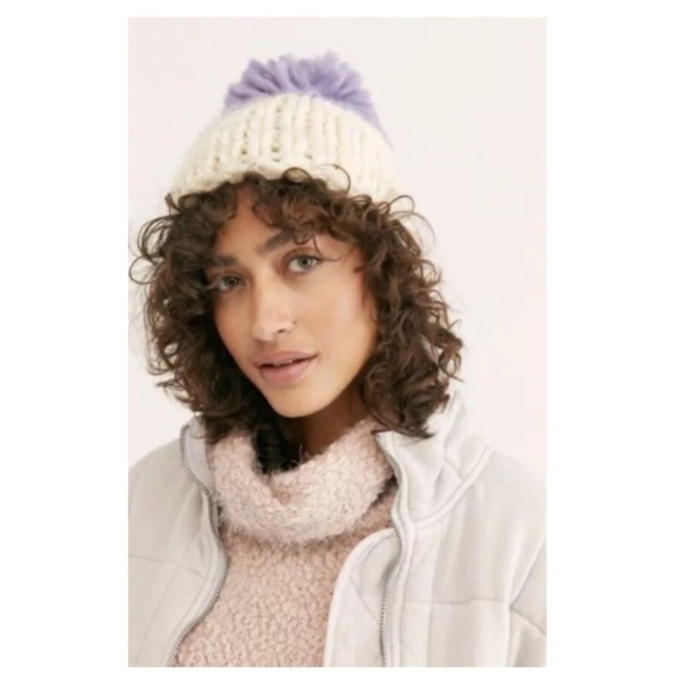 Free People Beanie Hat Cozy Up Color Block Pom Pom Lavender Ivory O/S
